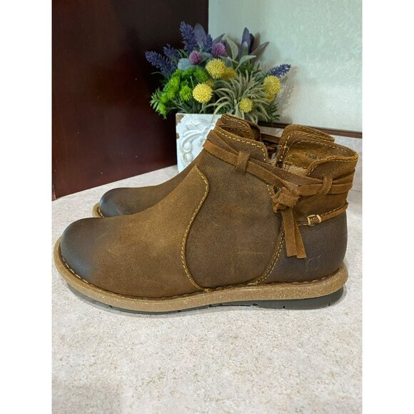 Born Womens Distressed Brown Leather Ankle Boots With Side Zipper Size 7.5 - Picture 2 of 6